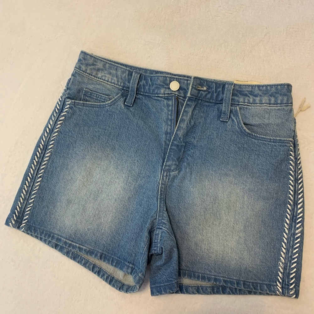 High Rise Midi Shorts - Picture 3 of 8